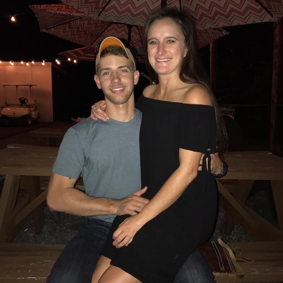 Meet your Posher, Amanda - Picture 1 of 1